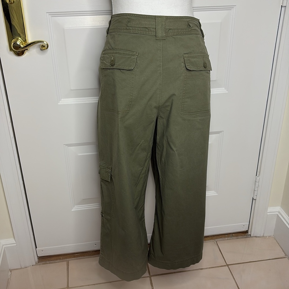 St. John's Bay Olive Green Hi Rise Pret Belted Wide Leg Utility Capris. Size 12 - Picture 4 of 14